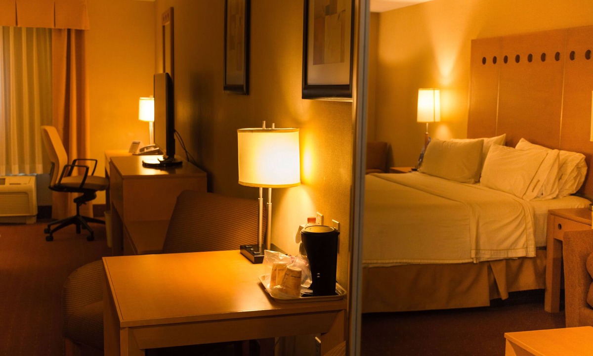 Saltillo Hotel | Holiday Inn Express Saltillo Zona Aeropuerto by IHG