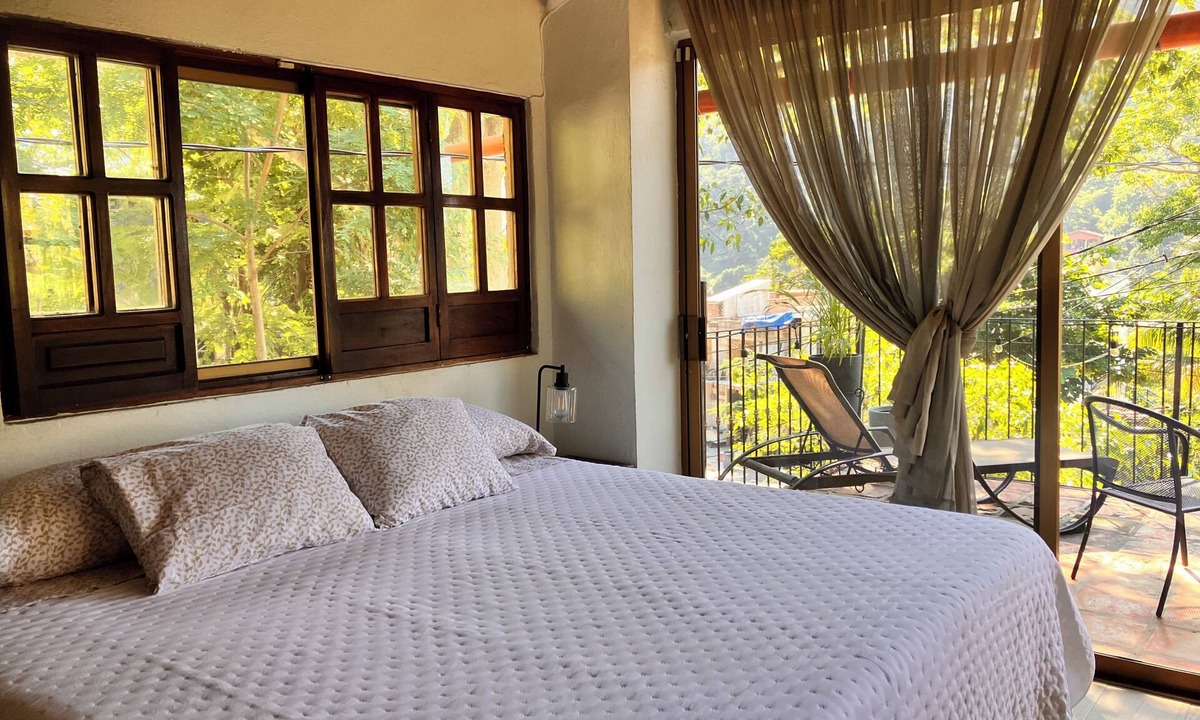 Boca de Tomatlan House | Jungle, River and Sea, all at 150 meters from Casa de Neto where your adventure begins!