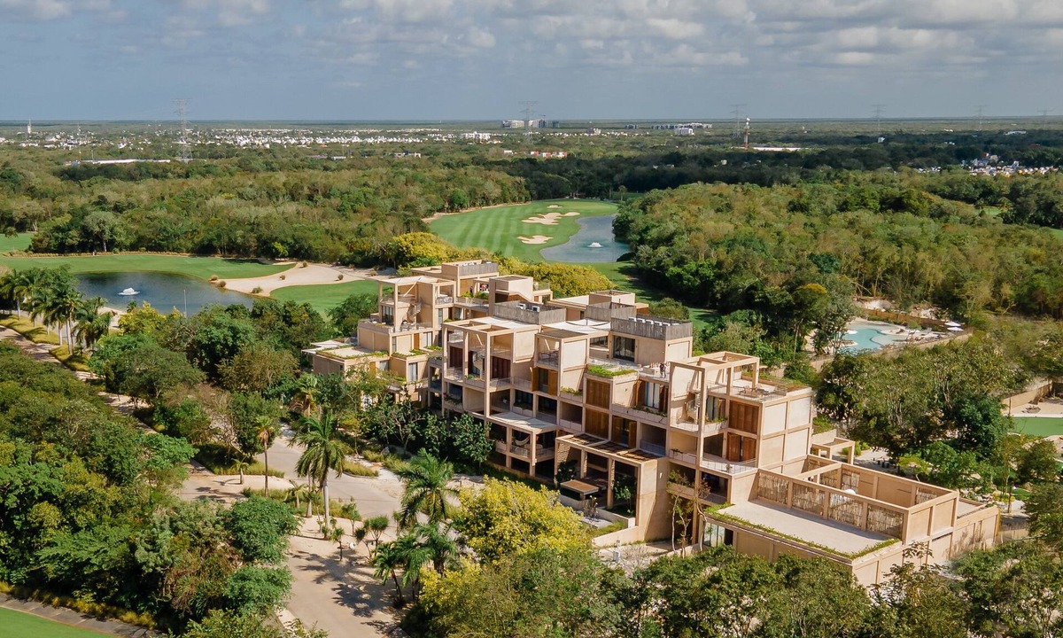 Puerto Juarez Apartment | Lumina at The Village Luxury Residences in Corasol