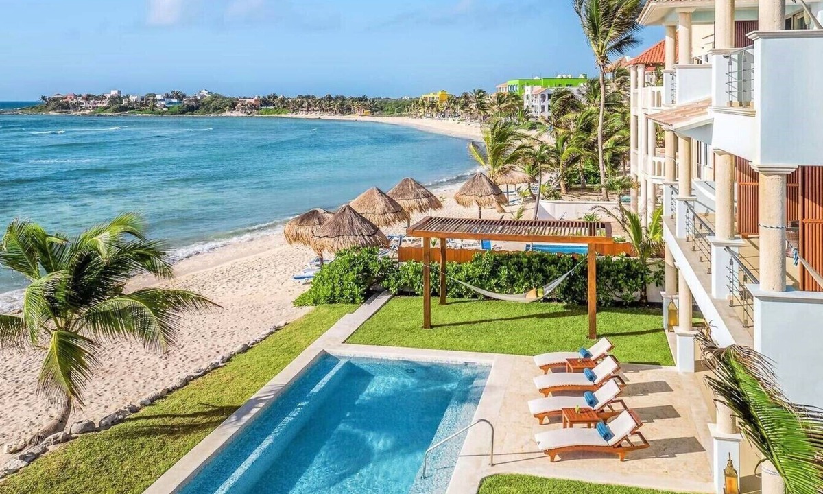Akumal Villa | Luxurious and elegant beachfront villa with a heated pool!