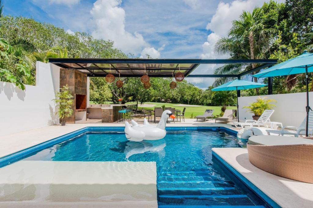 Puerto Aventuras House | LUXURY POOL & BEACH HOUSE AT THE MAYAN RIVIERA