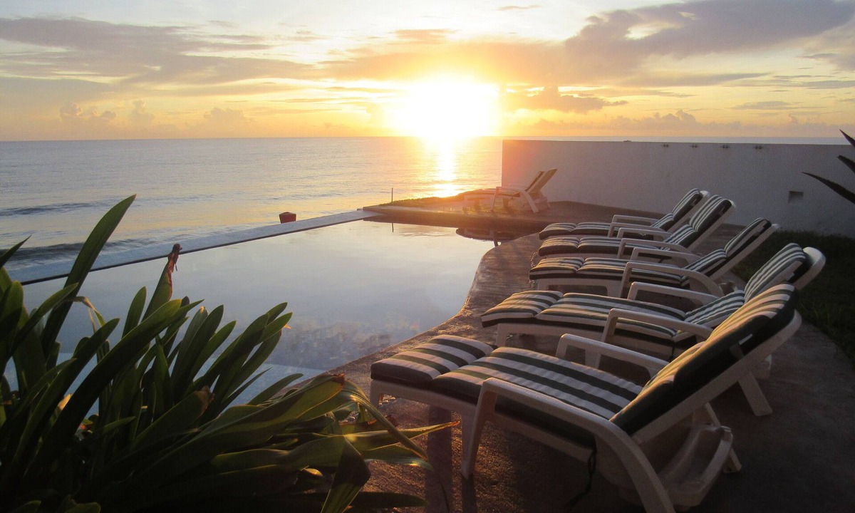 Centro - Supmza 001 Villa | Luxury Retreat in the Heart of Downtown with an Infinity Pool right on the Ocean