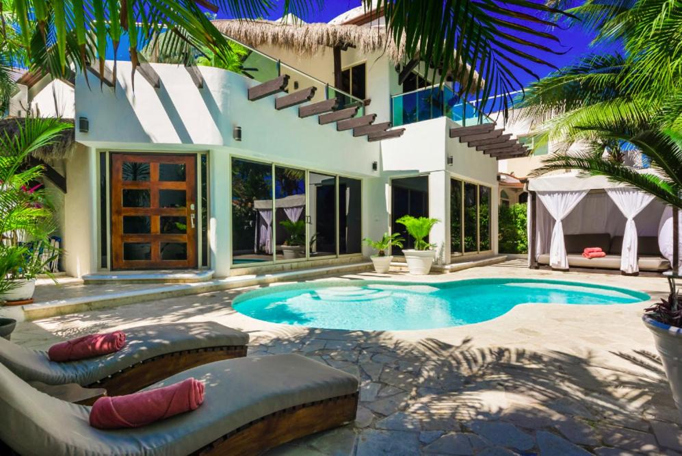 Playacar Fase I Villa | Luxury Villa steps to the beach