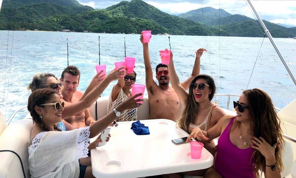 Isla Iguana Boat Rental | Luxury Yacht 44ft Sea-Ray 12 guests, Fun, Relax, Fishing