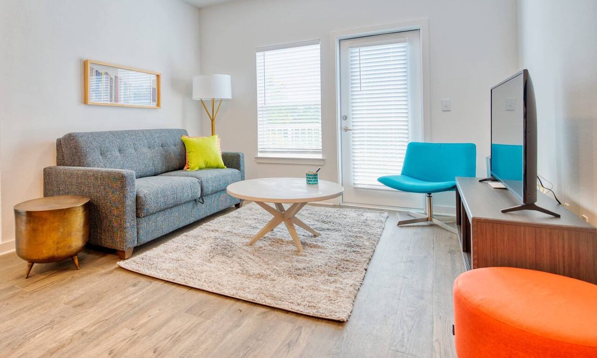 Gainesville Apartment | Modern 1BR w/Balcony | Walk to UF & Shands | Perfect for Long Stays
