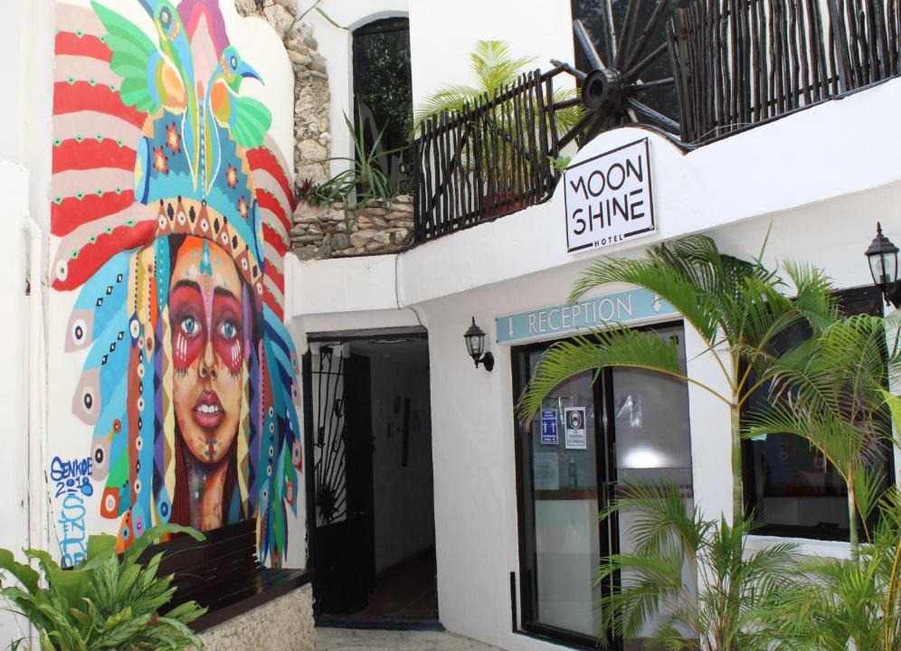 Downtown Hotel | Moonshine Hotel