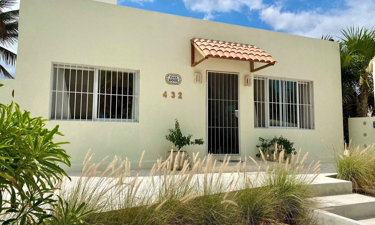 Chuburna Puerto House | New Remodeled Charming house 2 b, 2 bath w/Pool