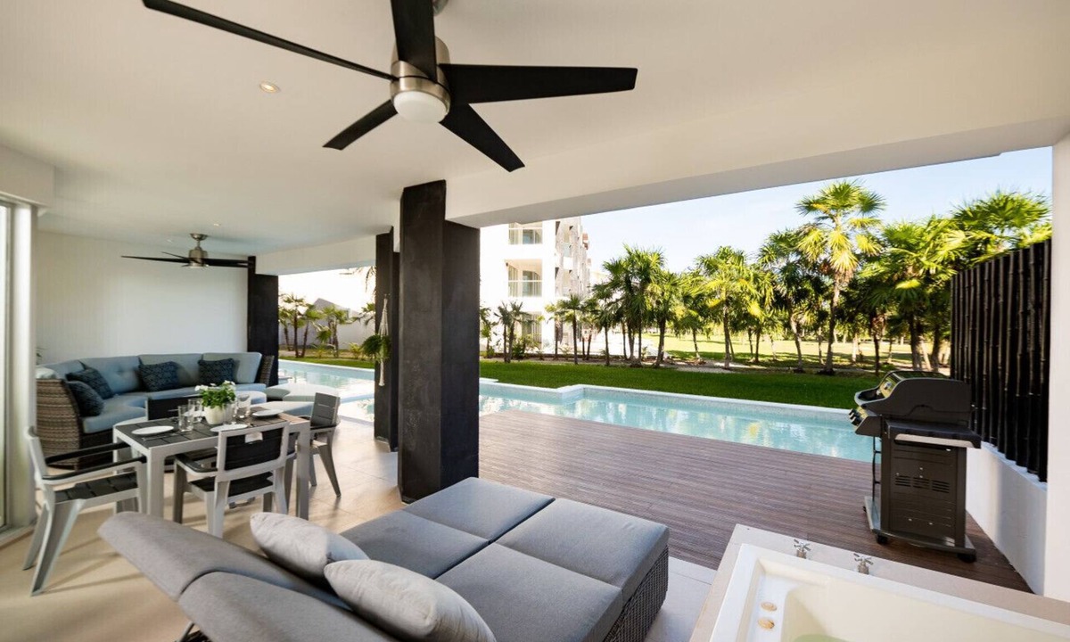 Cancun Apartment | Ocean front resort, Andalucia Mareazul, Private Walkout pool