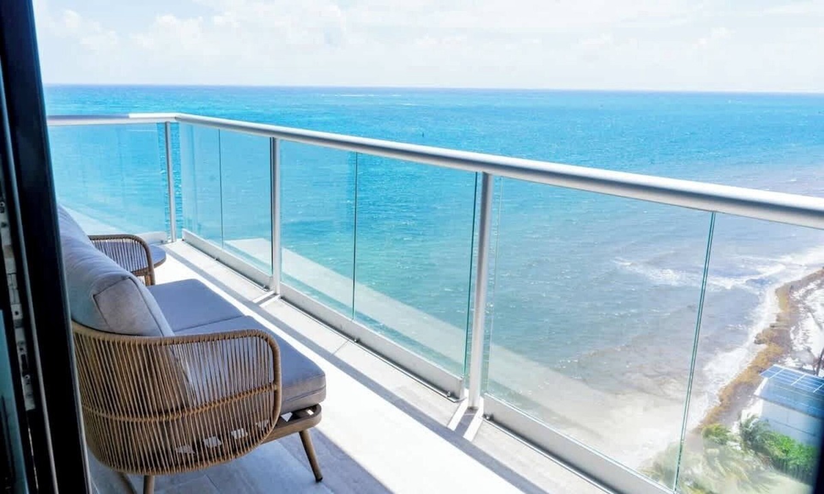 Puerto Morelos Apartment | Oceanfront 2BR - Puerto Morelos - 2 Pools & Gym