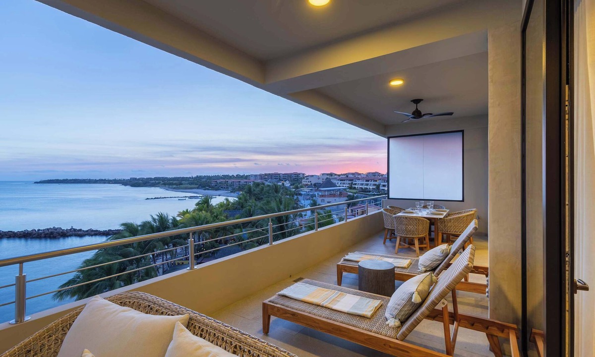 Emiliano Zapata Apartment | Oceanview Condo · Rooftop Infinity Pool · Walk to Beach & Dining in Punta Mita