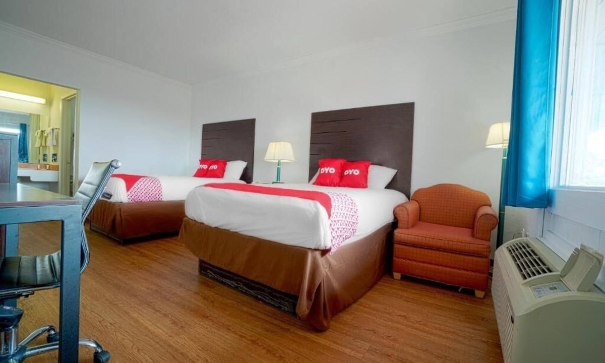 Kingsville Hotel | One Unit w/Two Double Beds | Free Parking | Near King Ranch Museum
