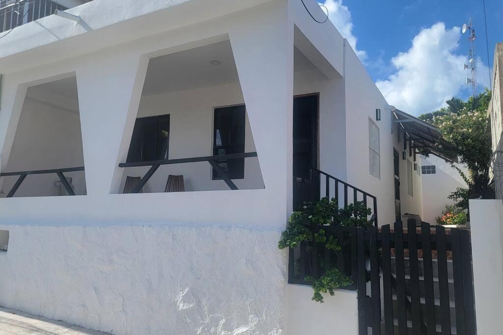 La Gloria House | Peaceful ocean view, private courtyard. Casa Indie