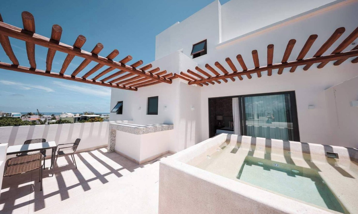 Puerto Morelos Apartment | PH Nutria: Terrace, Jacuzzi & Shared Pool