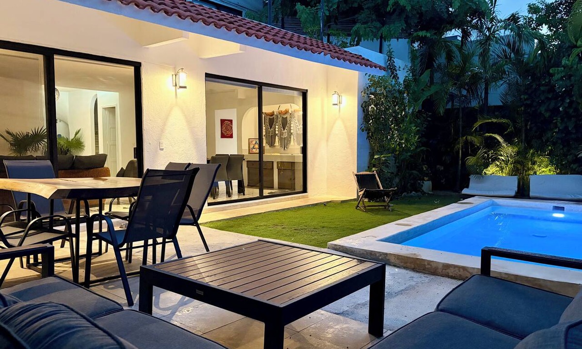 Centro Villa | Playacar Beach Villa - Just Steps from the Beach - Sleeps 12
