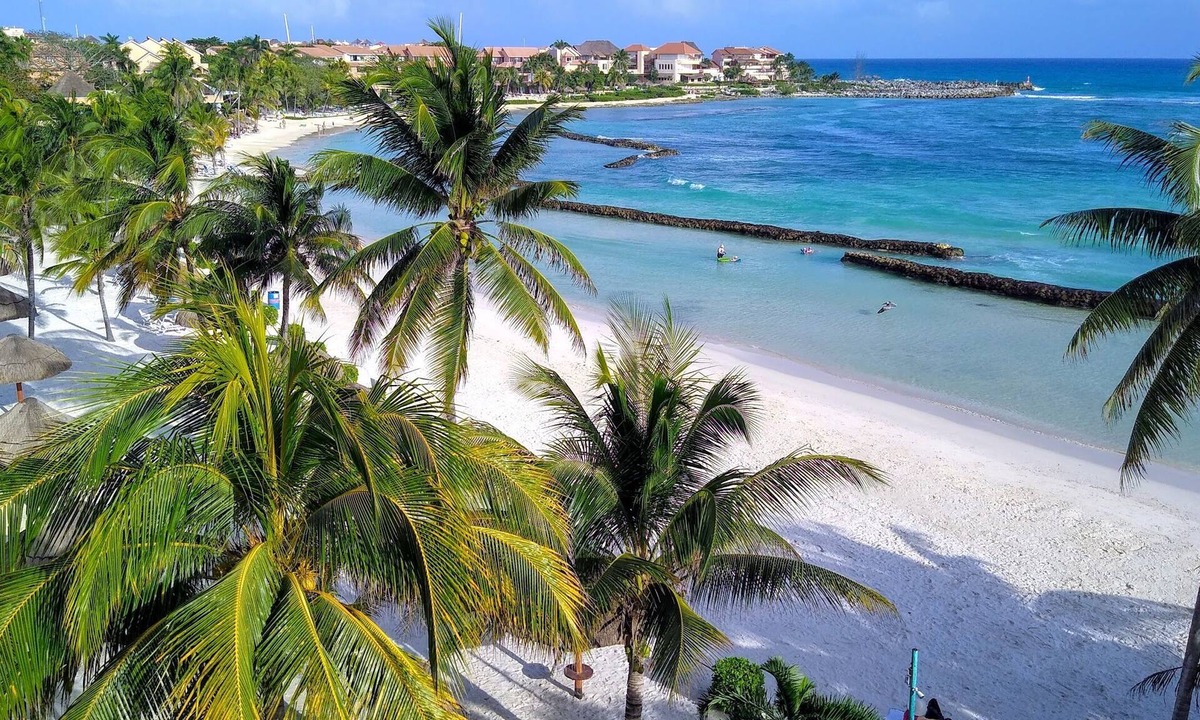Puerto Aventuras Condo | PRIME Location, Gorgeous Sweeping Views, PH right on the Beach, Villas del Mar 1