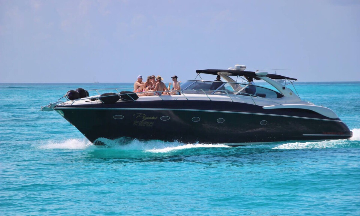 Zona Hotelera Boat Rental | Private Luxury Yacht Sunseeker 60ft UP TO 20 pax Price x 4 Hours