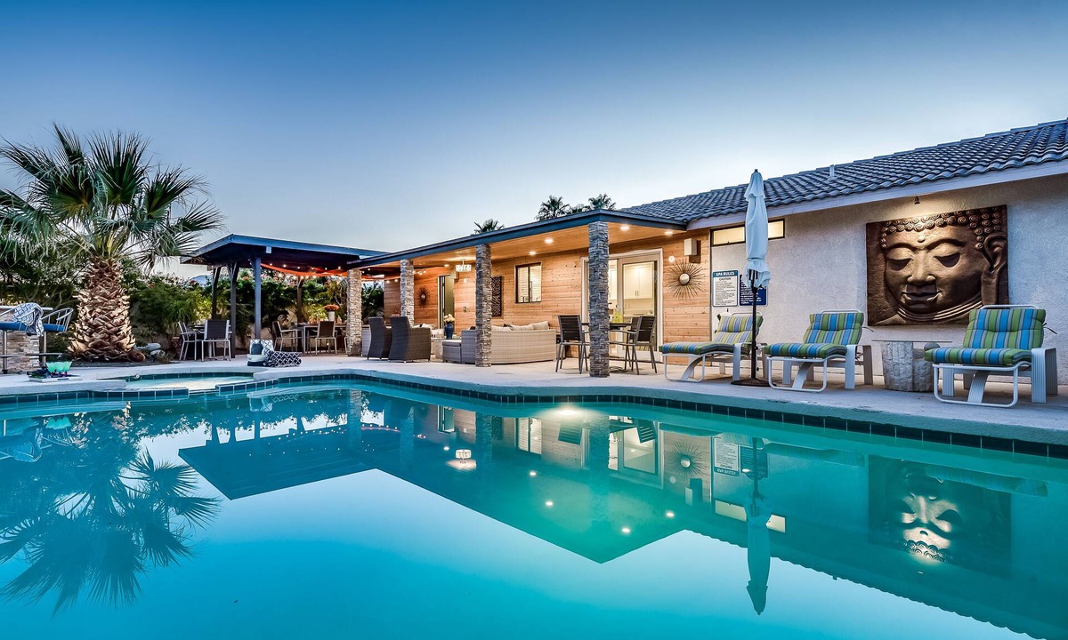 Palm Springs House | PS Murphy: Updated, Modern and Comfortable Desert Home