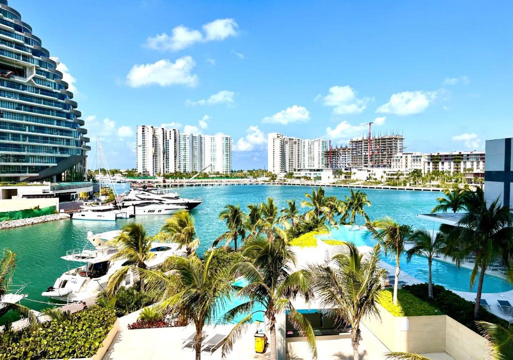 Zona Hotelera Apartment | Puerto Cancun Beautiful Boho 2BD