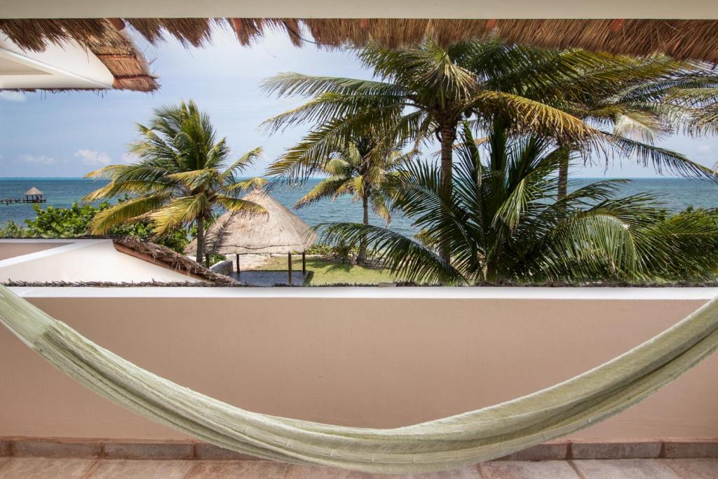 Puerto Juarez Villa | ☆Relaxing Oceanfront Private Villa- CASA EL MECO☆