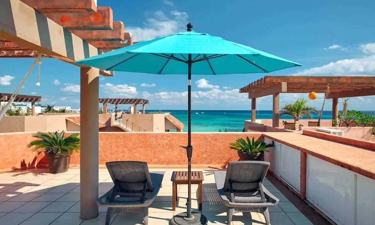 Centro Condo | Sale! Fab Penthouse w/Stunning Ocean Views + Beach Service | Steps to 5th Ave | Maid