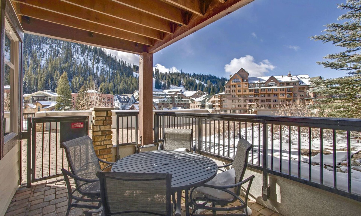 Winter Park House | Ski In Out Village Condo 4375 I Huge Hot Tub I Views I Heated Garage I Discounted Attractions