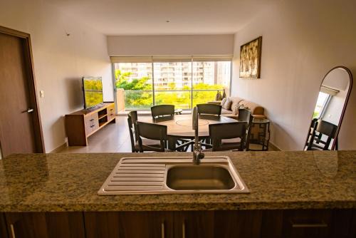 Zona Industrial Apartment | Spacious 3 bedroom Condo by the US Consulate and The Harbor