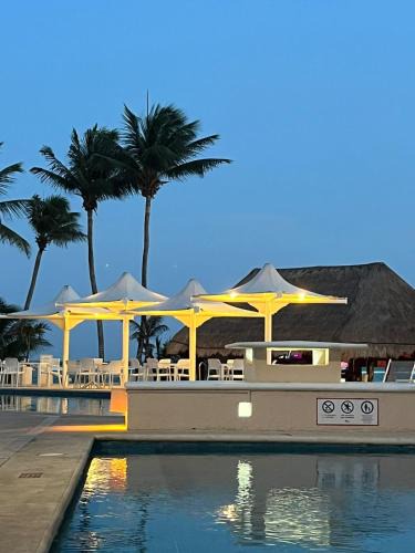 Puerto Aventuras Apartment | Spacious and comfortable apartment w pool and golf