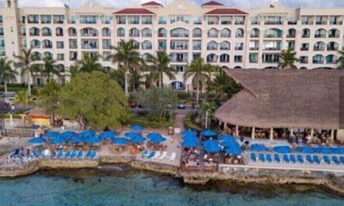 San Miguel Condo | Spectacular Landmark beachfront condo.