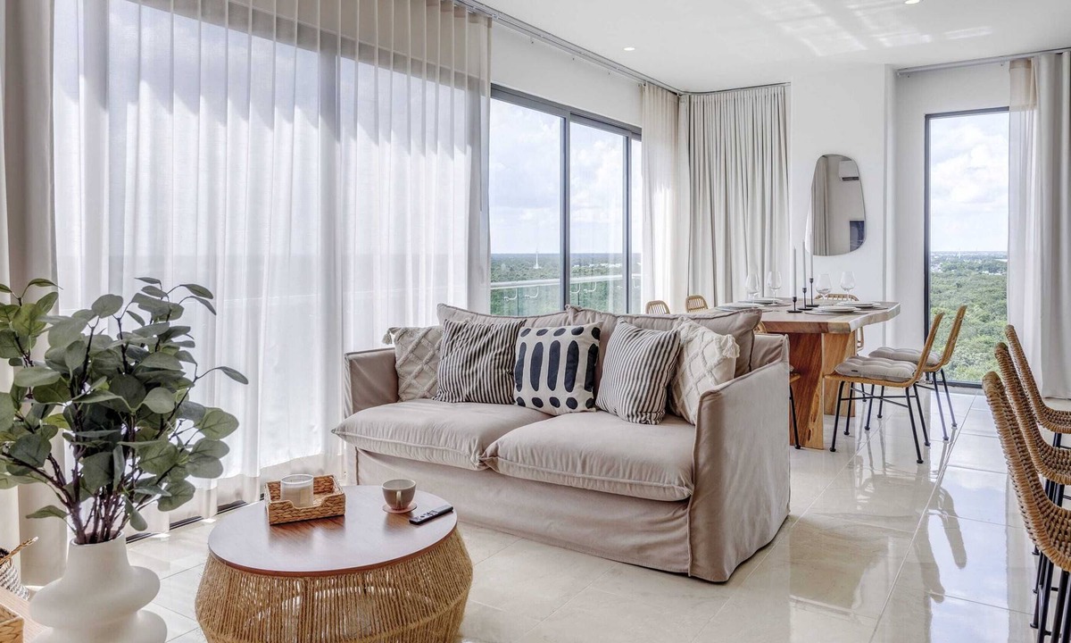Ejidal Apartment | Stunning 3BR Apt, Pool and Tennis Palmavitta