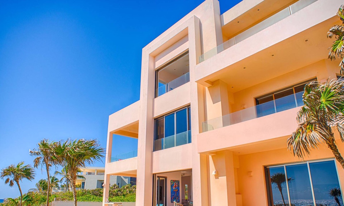 Akumal Villa | Stunning Oceanfront Contemporary villa close to Akumal!