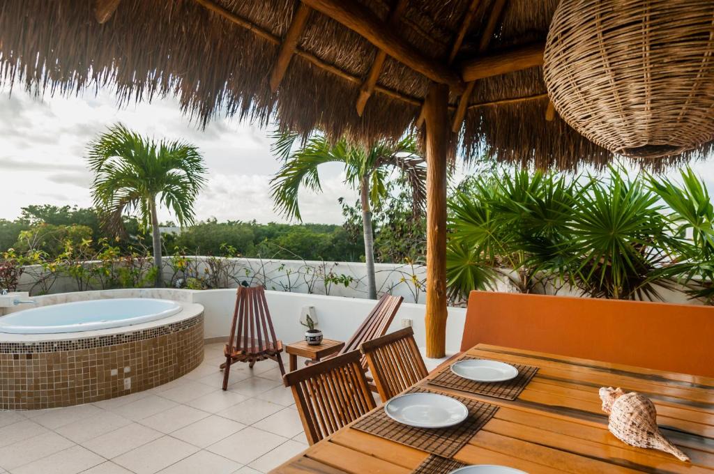 Zama Apartment | Stunning Penthouse with Private Jacuzzi and Palapa!