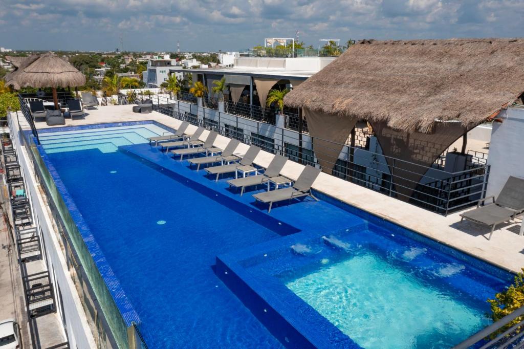 Luis Donaldo Colosio Hotel | Sunday Hotel 52 at Playa del Carmen