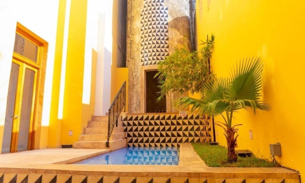 Centro Hotel | Sunny Retreat King Room with Pool, Steps from Museums, Markets & Local Flavors