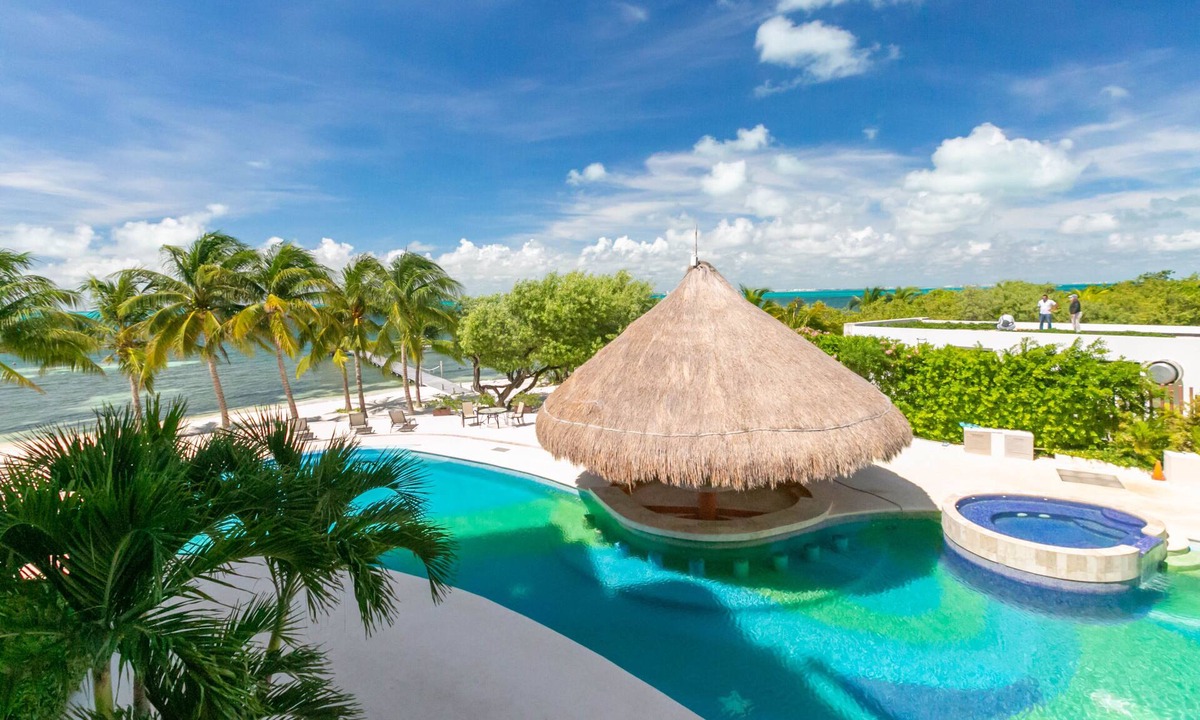 Puerta Al Mar | Isla Mujeres