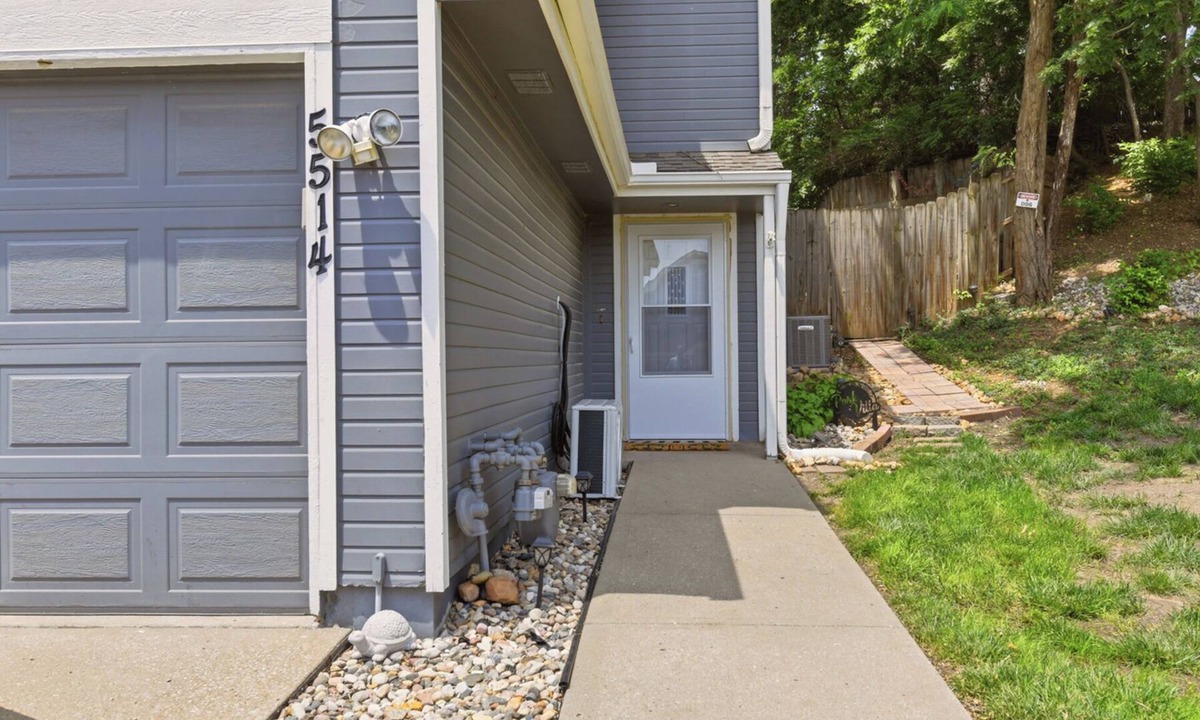 Waldron House | The Park Villa - Proximity Perfection - Best of KC