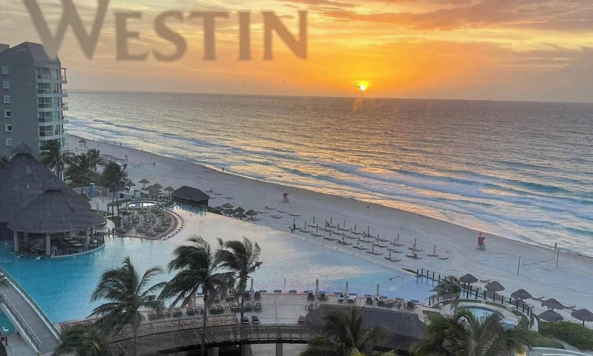 La Isla Resort | The Westin Lagunamar Ocean Resort Beachfront Studio