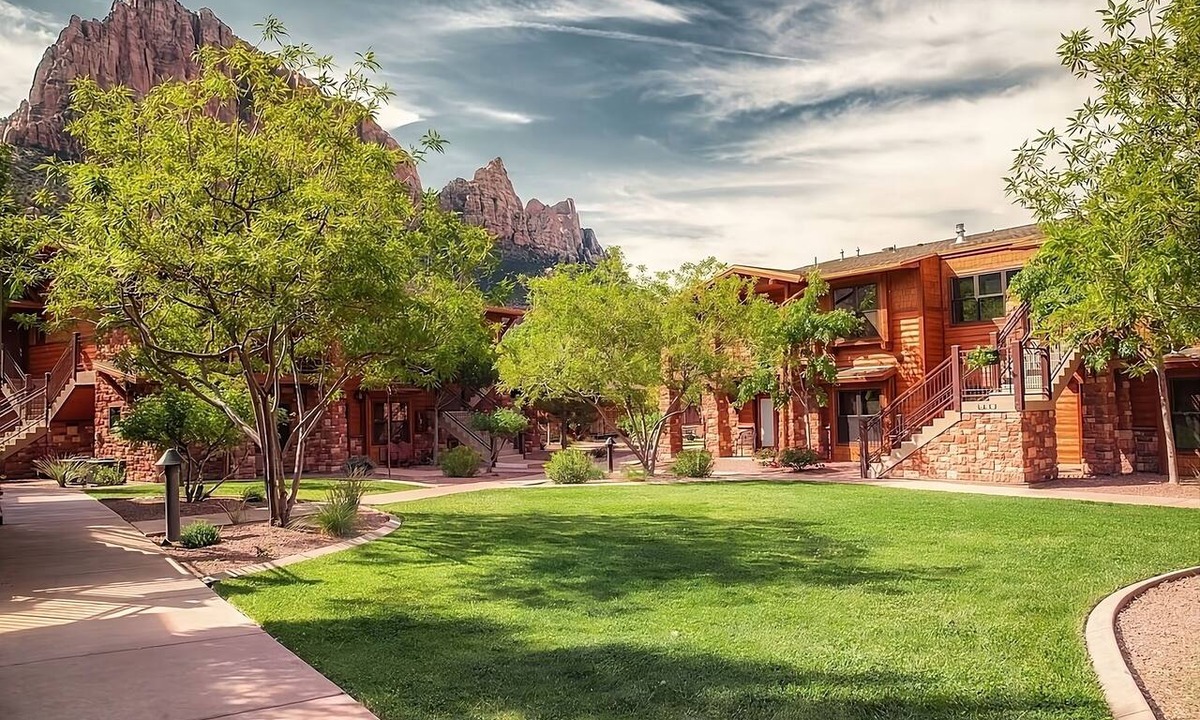 Zion National Park South Entrance Hotel | Trailhead Terrace | 1 Unit | Near Sorella Gallery+2 Miles to George Barker Park!