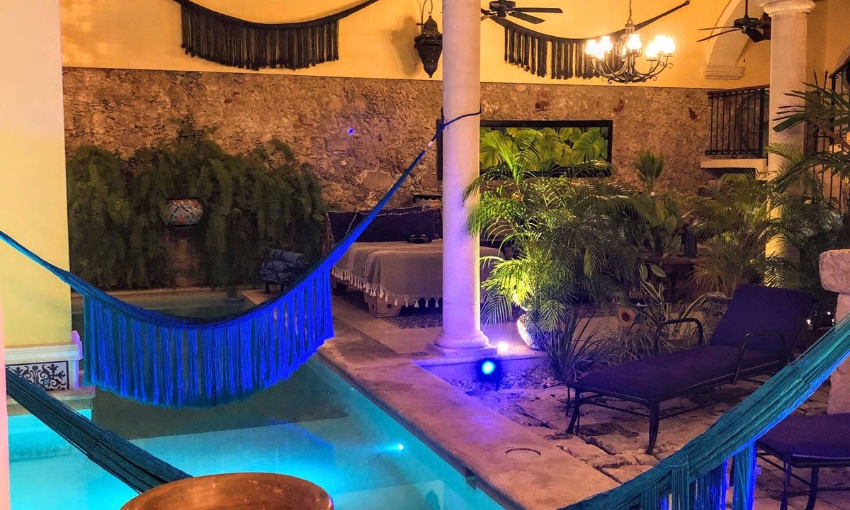 Centro House | TRUE COLONIAL MASTERPIECE with HUGE rooftop patio. Walk to restaurants.