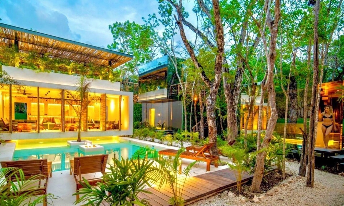 Tulum City Center Apartment | Tulum's Most Instagrammable Mirrored Loft in La Veleta