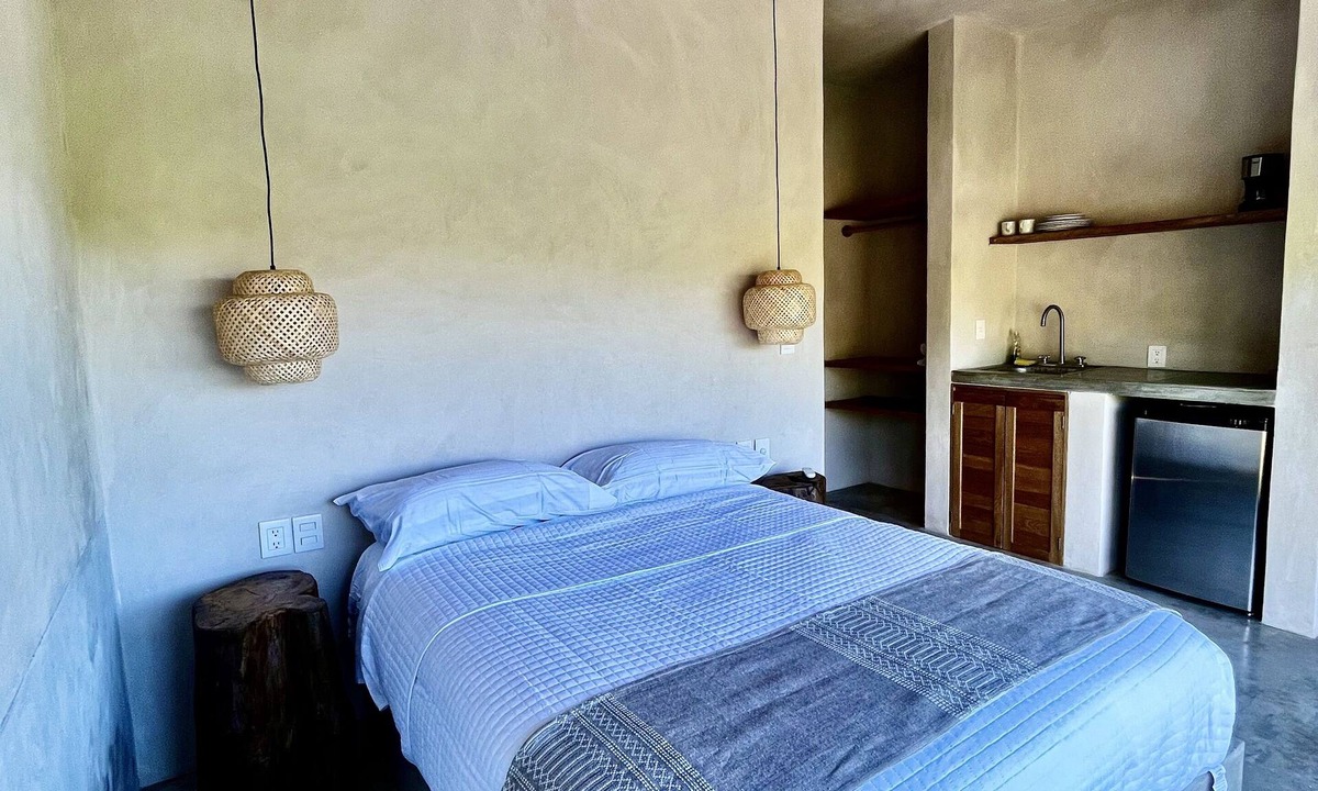 San Agustinillo Apartment | Turquoise Suite: Serene Queen Comfort with Ocean Views at La Joya