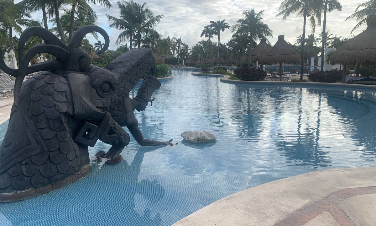 Villa Juarez Hotel | VIDANTA Mayan Palace full-service resort with oceanfront pool, Cirque du Soleil