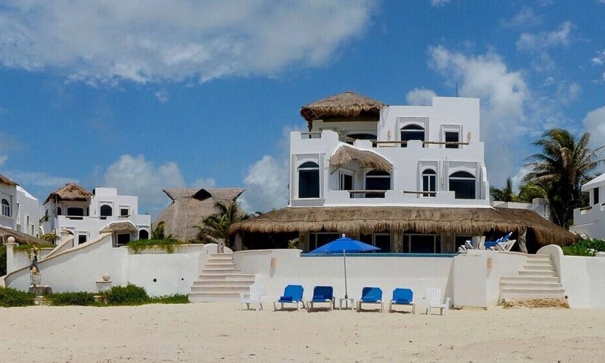 Beach Infinity Staff | Playa del Secreto