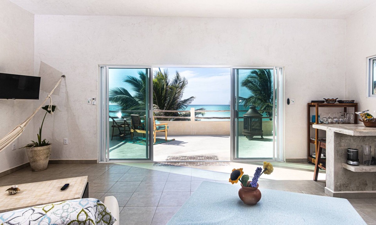 Chelem Apartment | Wake Up To This View in this Oceanfront Apartment