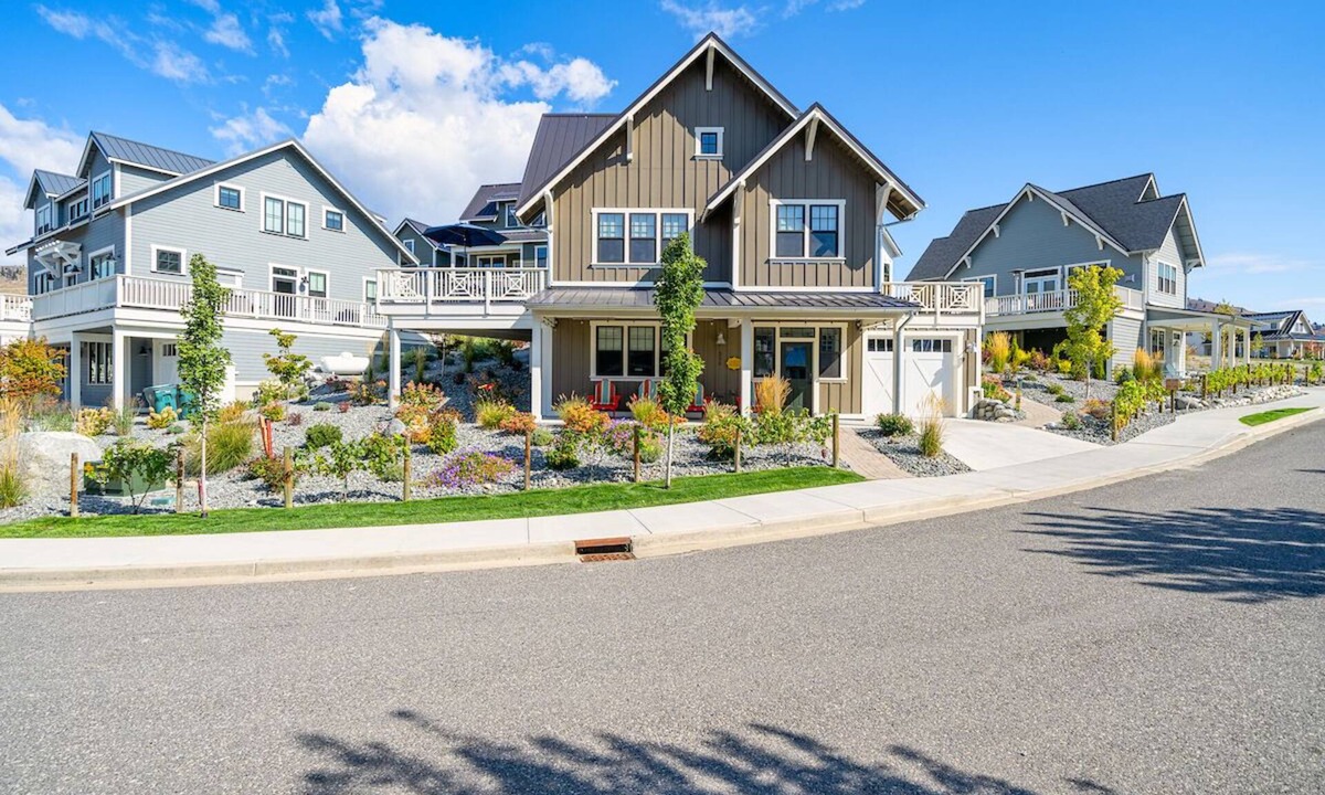 Chelan House | Welcome to Happy Hours at The Lookout at Lake Chelan
