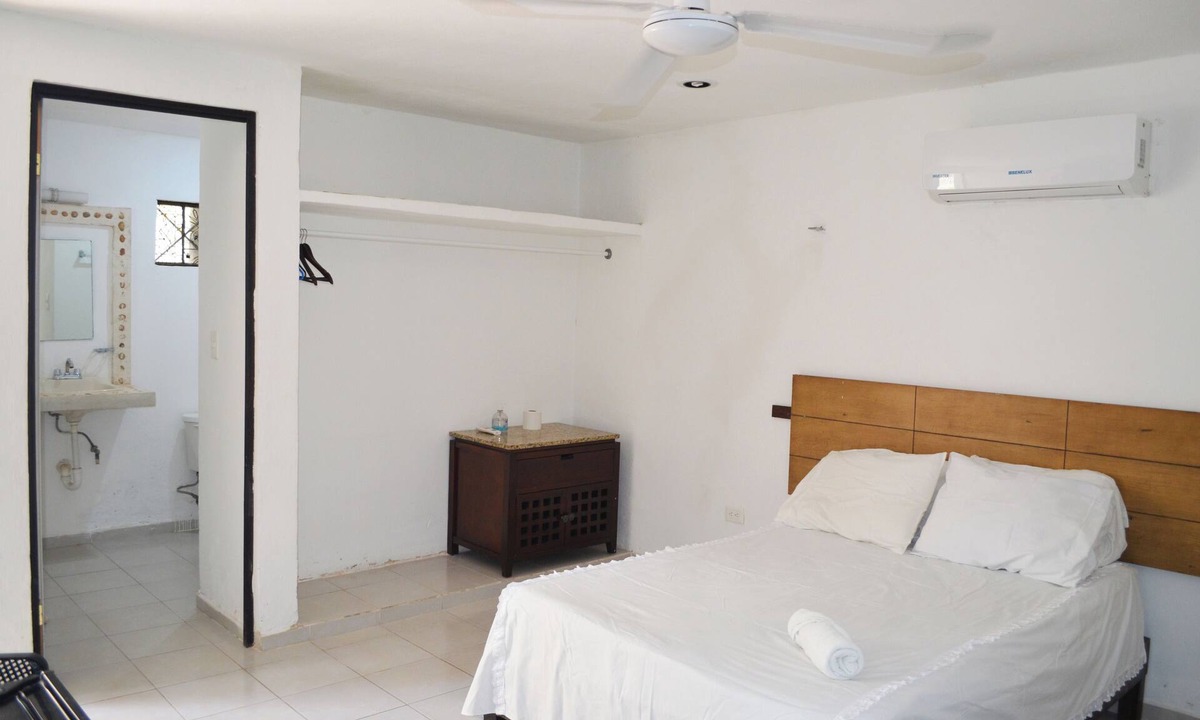 Merida Apartment | Well located studio near Paseo Montejo. Ideal for rest or home office