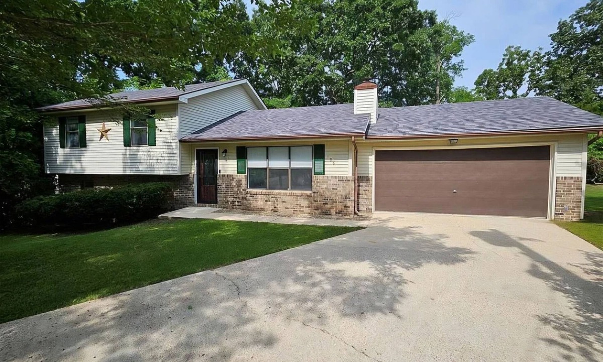 St. Robert House | Wildrose INN-Spacious 4-bedroom house 1.9 miles from FT Leonard wood