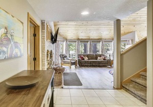 10 Conifer-Sunriver, Oregon: Hot Tub, BBQ, WiFi, SHARC Aquatics, Tubing Hill, Mt. Bachelor, Golf, Deschutes River, Tennis, Bike Paths in Sunriver