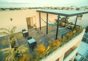401 2BR Penthouse, Rooftop w/ Pool/Bar, Sleeps 6!