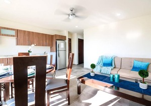 401 2BR Penthouse, Rooftop w/ Pool/Bar, Sleeps 6!