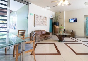 5⭐ Penthouse Private Rooftop & 1 Block to Beach!